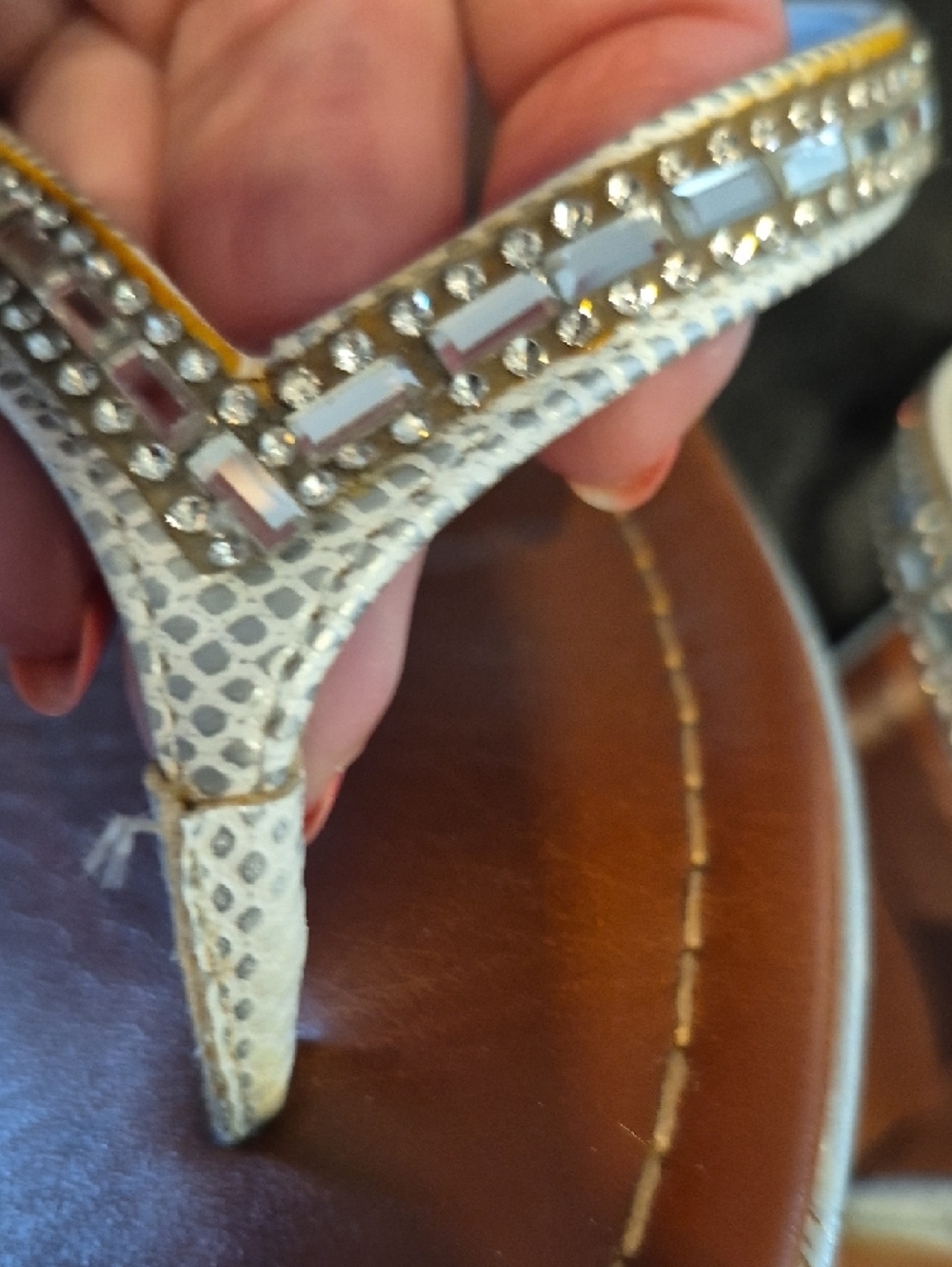 Unisa Avisa Silver Rhinestone Beaded V‑Strap Women's Sandals - Picture 4 of 8